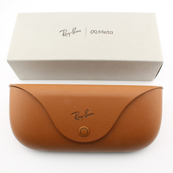 Ray-Ban Meta Charging Case brown leather